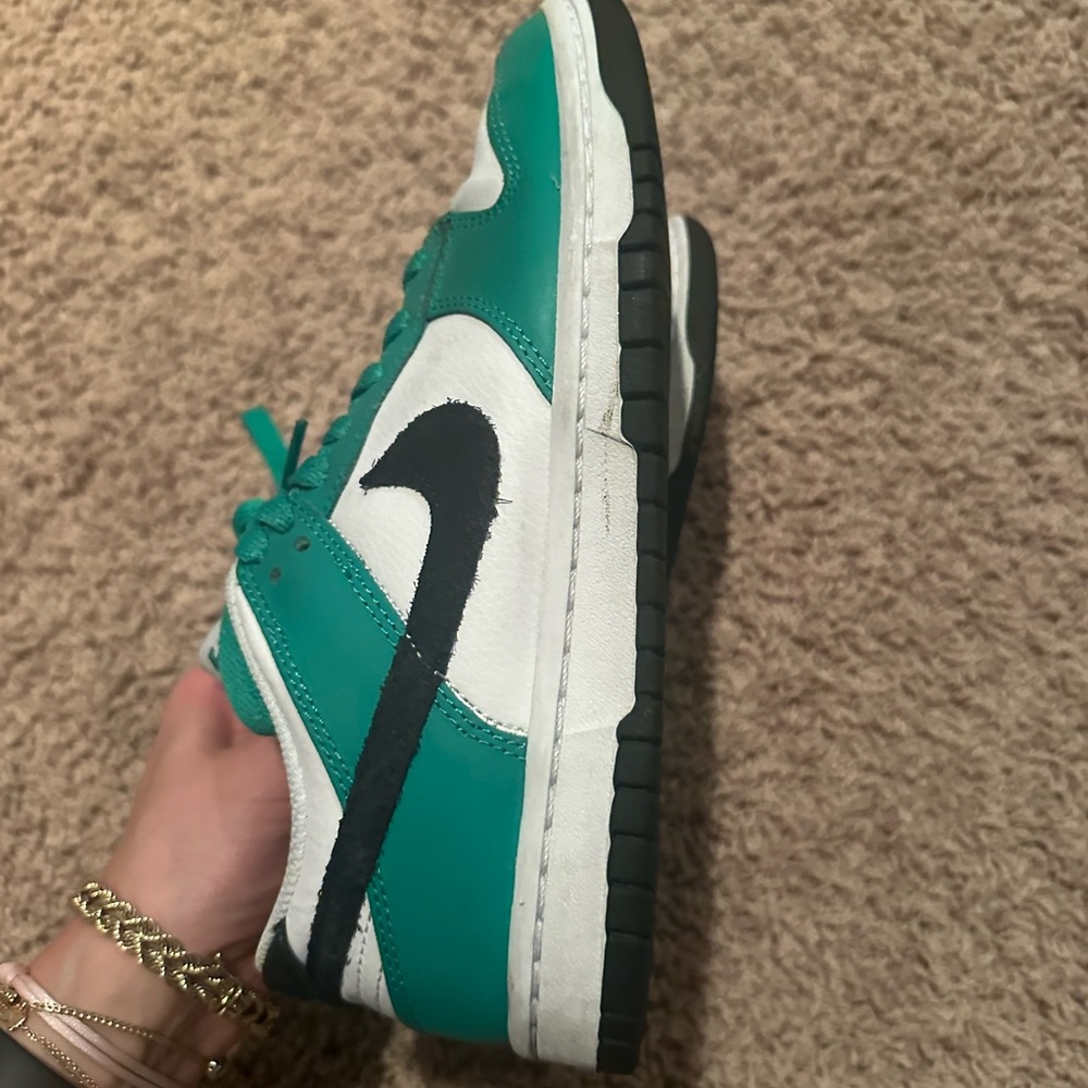 Nike Womens Green Dunk Low - Picture 2 of 6